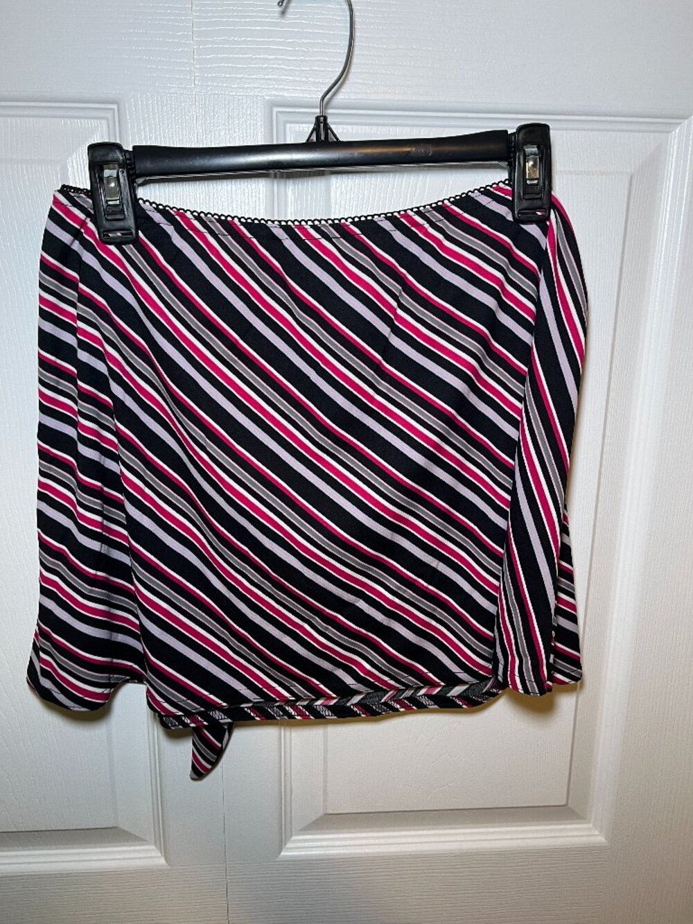 3:5 & 10 Striped Wrap Skort Large